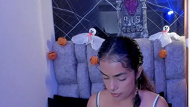 Snapshot of roxanne_dl chatting on October 2025 04:42:01 PM roxanne dl online show from October 2025 04:42:01 PM