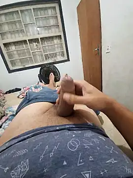 Snapshot of feehzungi0000 chatting on January 2026 01:20:02 AM feehzungi0000 online show from January 2026 01:20:02 AM