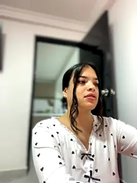 Snapshot of JuanitaMore01 chatting on October 2025 12:29:02 AM JuanitaMore01 online show from October 2025 12:29:02 AM