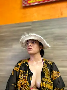 Snapshot of JuanitaMore01 chatting on November 2025 10:19:01 PM JuanitaMore01 online show from November 2025 10:19:01 PM