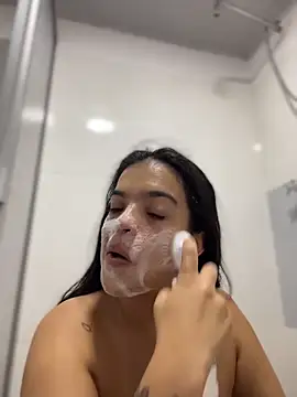 JuanitaMore01 online show from April 2026 05:28:02 PM