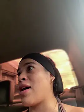 Snapshot of JuanitaMore01 chatting on November 2025 10:14:01 PM JuanitaMore01 online show from November 2025 10:14:01 PM