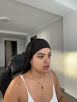 JuanitaMore01 online show from April 2026 10:05:02 PM