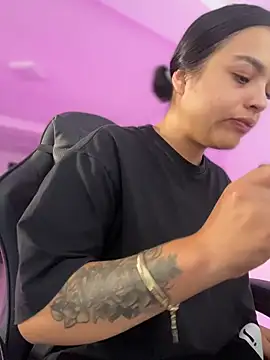 JuanitaMore01 online show from April 2026 09:05:02 PM