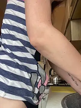 Cute Erika online show from November 2025 12:20:01 PM