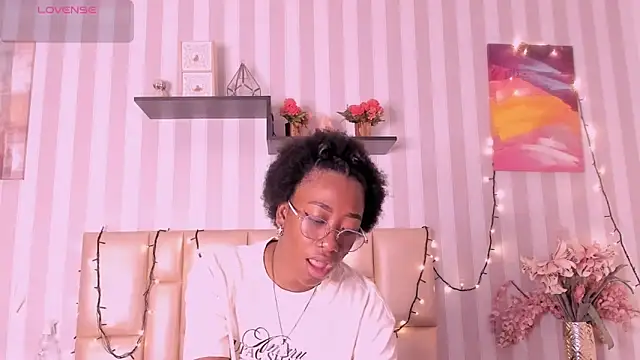 Snapshot of DarkHoneyy chatting on February 2026 12:51:02 PM DarkHoneyy online show from February 2026 12:51:02 PM