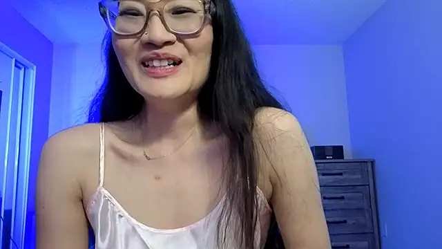 Aliciaz3 online show from September 2025 05:08:02 PM