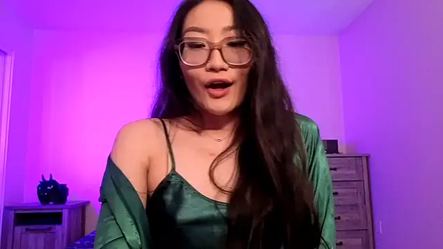 Aliciaz3 online show from September 2025 05:08:02 PM