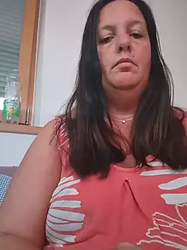 Snapshot of LaReginaNera chatting on June 2026 06:56:01 PM LaReginaNera online show from June 2026 06:56:01 PM