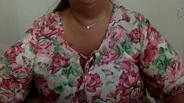 Snapshot of LaReginaNera chatting on July 2026 07:42:02 AM LaReginaNera online show from July 2026 07:42:02 AM