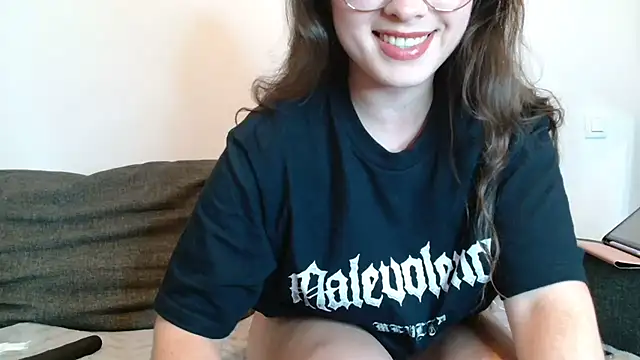 Snapshot of liloush__ chatting on November 2025 08:46:02 PM liloush online show from November 2025 08:46:02 PM