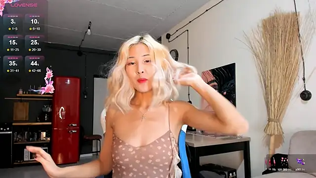 Snapshot of Korean_blink chatting on October 2025 05:10:02 PM Korean blink online show from October 2025 05:10:02 PM