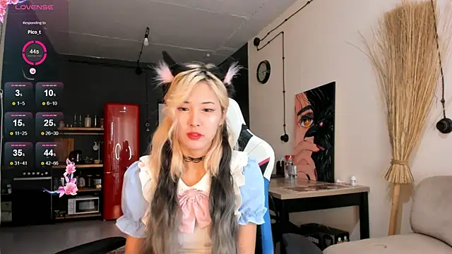 Snapshot of Korean_blink chatting on October 2025 05:17:02 AM Korean blink online show from October 2025 05:17:02 AM