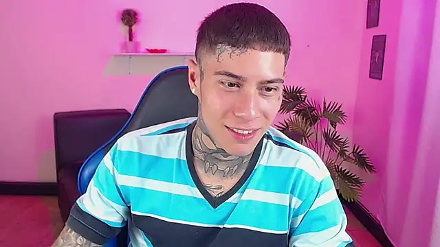 Snapshot of setthomas chatting on February 2026 09:47:02 PM setthomas online show from February 2026 09:47:02 PM