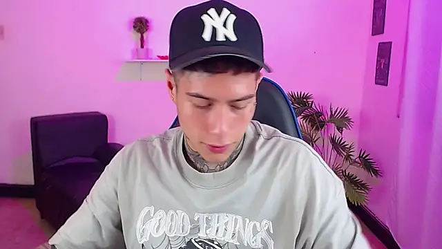 Snapshot of setthomas chatting on February 2026 10:10:02 PM setthomas online show from February 2026 10:10:02 PM