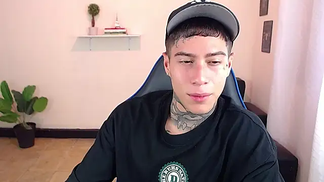 Snapshot of setthomas chatting on November 2025 03:04:01 PM setthomas online show from November 2025 03:04:01 PM