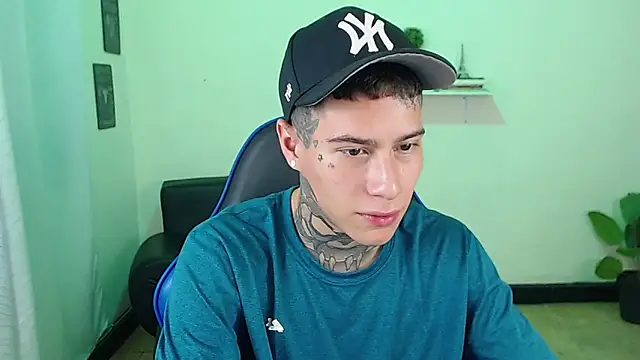 Snapshot of setthomas chatting on January 2026 09:43:01 PM setthomas online show from January 2026 09:43:01 PM