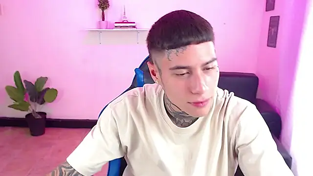 Snapshot of setthomas chatting on October 2025 03:32:02 PM setthomas online show from October 2025 03:32:02 PM