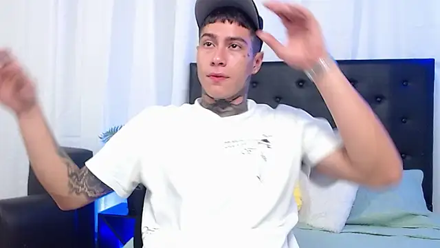 Snapshot of setthomas chatting on November 2025 02:21:02 PM setthomas online show from November 2025 02:21:02 PM