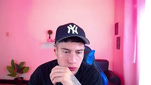 Snapshot of setthomas chatting on November 2025 01:58:02 PM setthomas online show from November 2025 01:58:02 PM