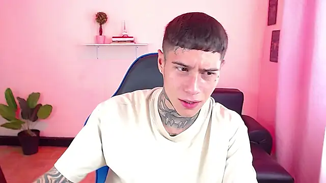 Snapshot of setthomas chatting on November 2025 02:33:01 PM setthomas online show from November 2025 02:33:01 PM