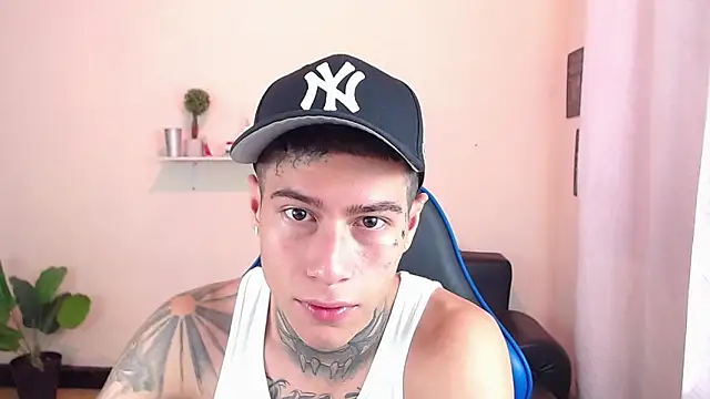 Snapshot of setthomas chatting on December 2025 03:02:02 PM setthomas online show from December 2025 03:02:02 PM