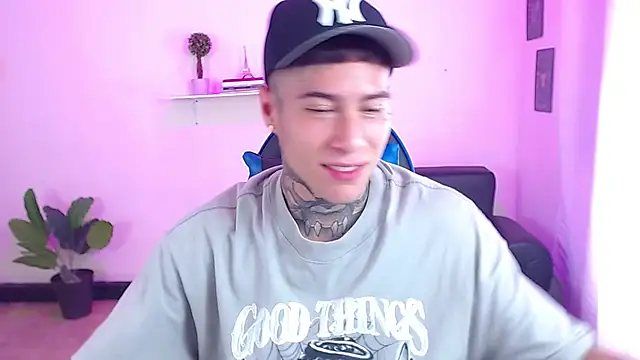 Snapshot of setthomas chatting on October 2025 03:20:01 PM setthomas online show from October 2025 03:20:01 PM