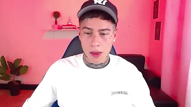 Snapshot of setthomas chatting on November 2025 04:29:02 PM setthomas online show from November 2025 04:29:02 PM