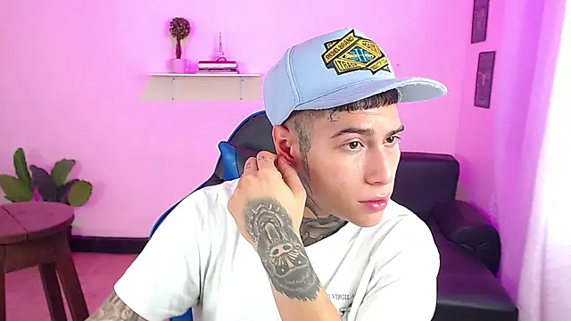 Snapshot of setthomas chatting on October 2025 03:02:02 PM setthomas online show from October 2025 03:02:02 PM