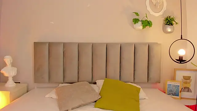 Tina curly online show from April 2026 01:04:02 PM