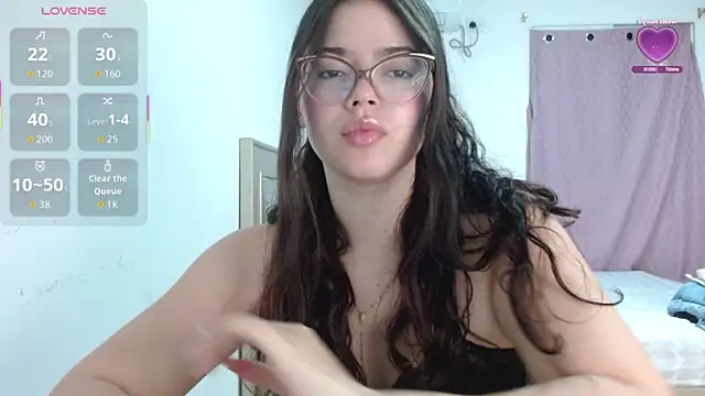 Snapshot of Valentina2390 chatting on July 2026 03:14:01 AM Valentina2390 online show from July 2026 03:14:01 AM