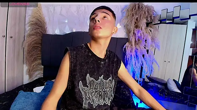 Snapshot of Isaac_tan chatting on February 2026 04:34:02 AM Isaac tan online show from February 2026 04:34:02 AM