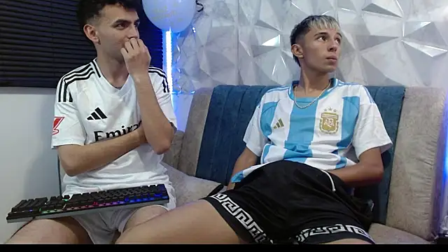 Isaac tan online show from September 2025 02:03:02 AM