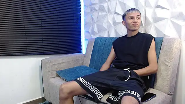 Isaac tan online show from October 2025 03:19:01 AM