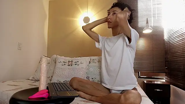 Lucian Morel S online show from November 2025 12:19:01 PM