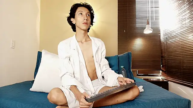 Lucian Morel S online show from December 2025 12:06:01 PM