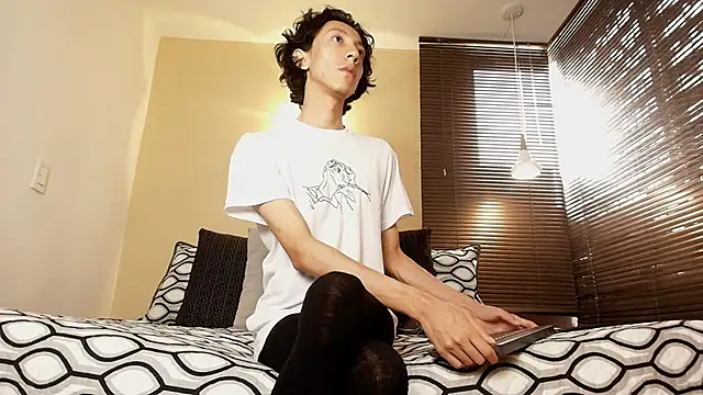 Lucian Morel S online show from November 2025 12:19:02 PM