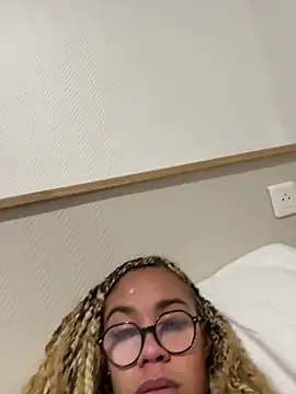 sexentrevoisin online show from March 2026 01:05:01 AM