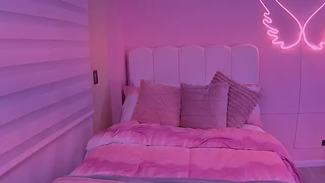 dayannaa   online show from November 2025 12:58:02 AM