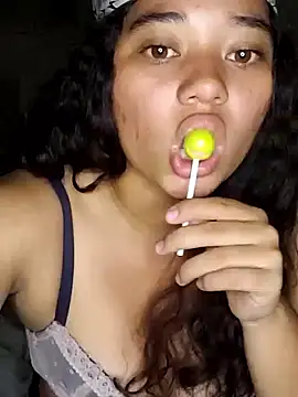 Snapshot of Violethroos chatting on September 2025 03:13:02 AM Violethroos online show from September 2025 03:13:02 AM