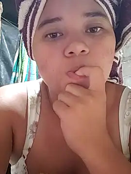 Snapshot of Violethroos chatting on September 2025 02:25:01 AM Violethroos online show from September 2025 02:25:01 AM