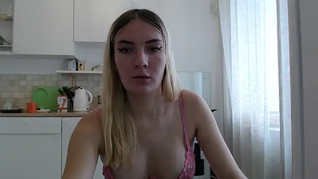 Snapshot of ProstoMaria chatting on October 2025 07:20:02 AM ProstoMaria online show from October 2025 07:20:02 AM