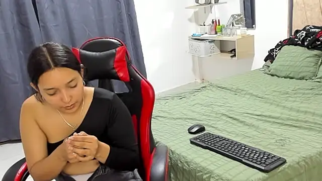 camalara online show from February 2026 11:45:01 PM