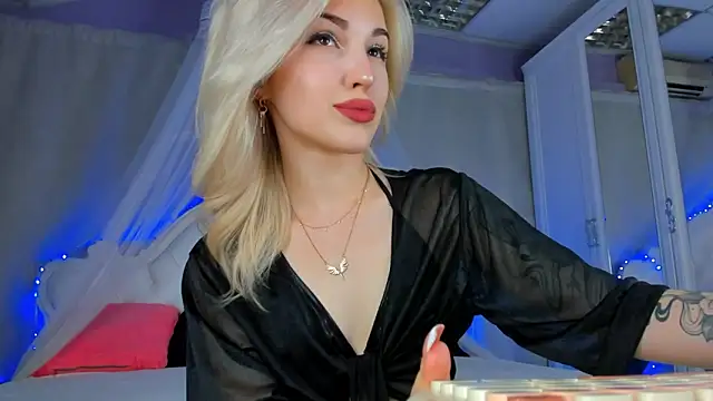 LisaFoxyMe online show from May 2026 01:49:02 AM
