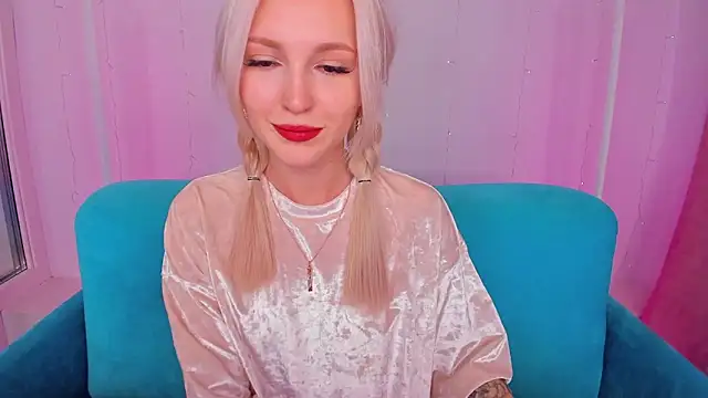 LisaFoxyMe online show from November 2025 08:30:01 AM