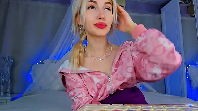 LisaFoxyMe online show from May 2026 10:05:01 PM