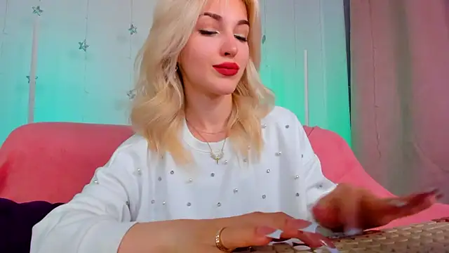 LisaFoxyMe online show from May 2026 01:25:01 AM