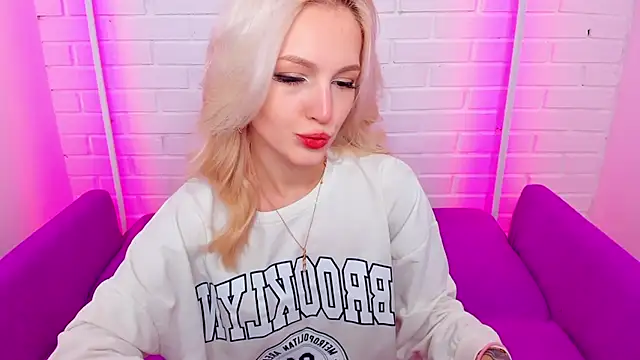 LisaFoxyMe online show from November 2025 08:29:02 AM