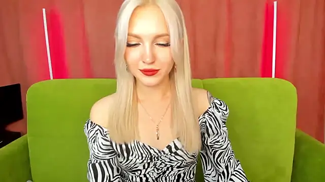 LisaFoxyMe online show from October 2025 08:49:02 AM