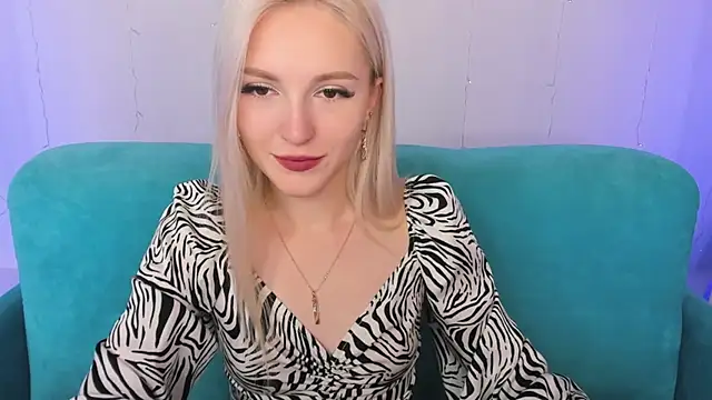 LisaFoxyMe online show from September 2025 08:31:01 AM